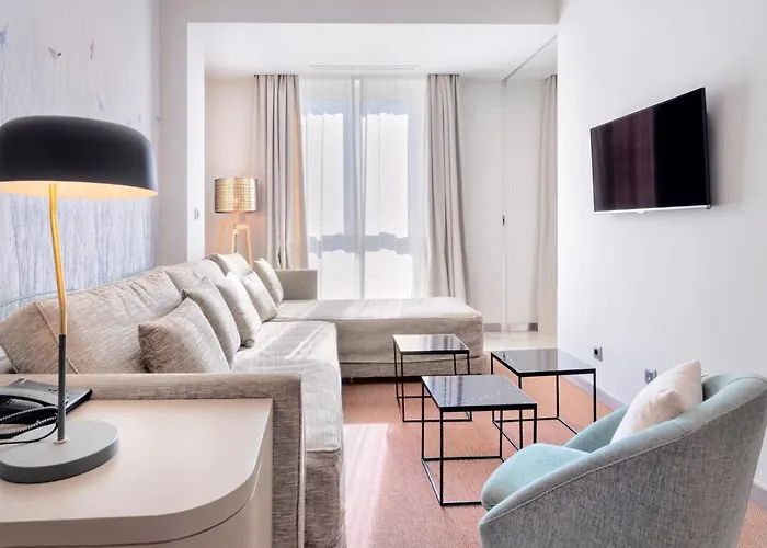 Mejores Hoteles Baratos en Sevilla para la Feria de Abril